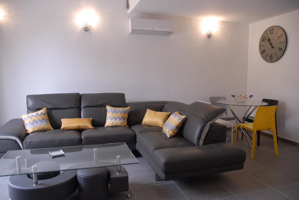 Gite Les Courlis Saint-Étienne-du-Grès Extérieur photo