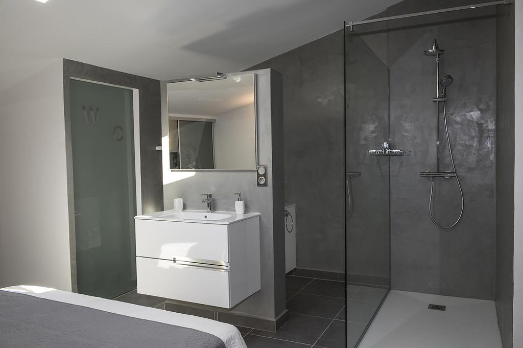 Gite Les Courlis Saint-Étienne-du-Grès Extérieur photo