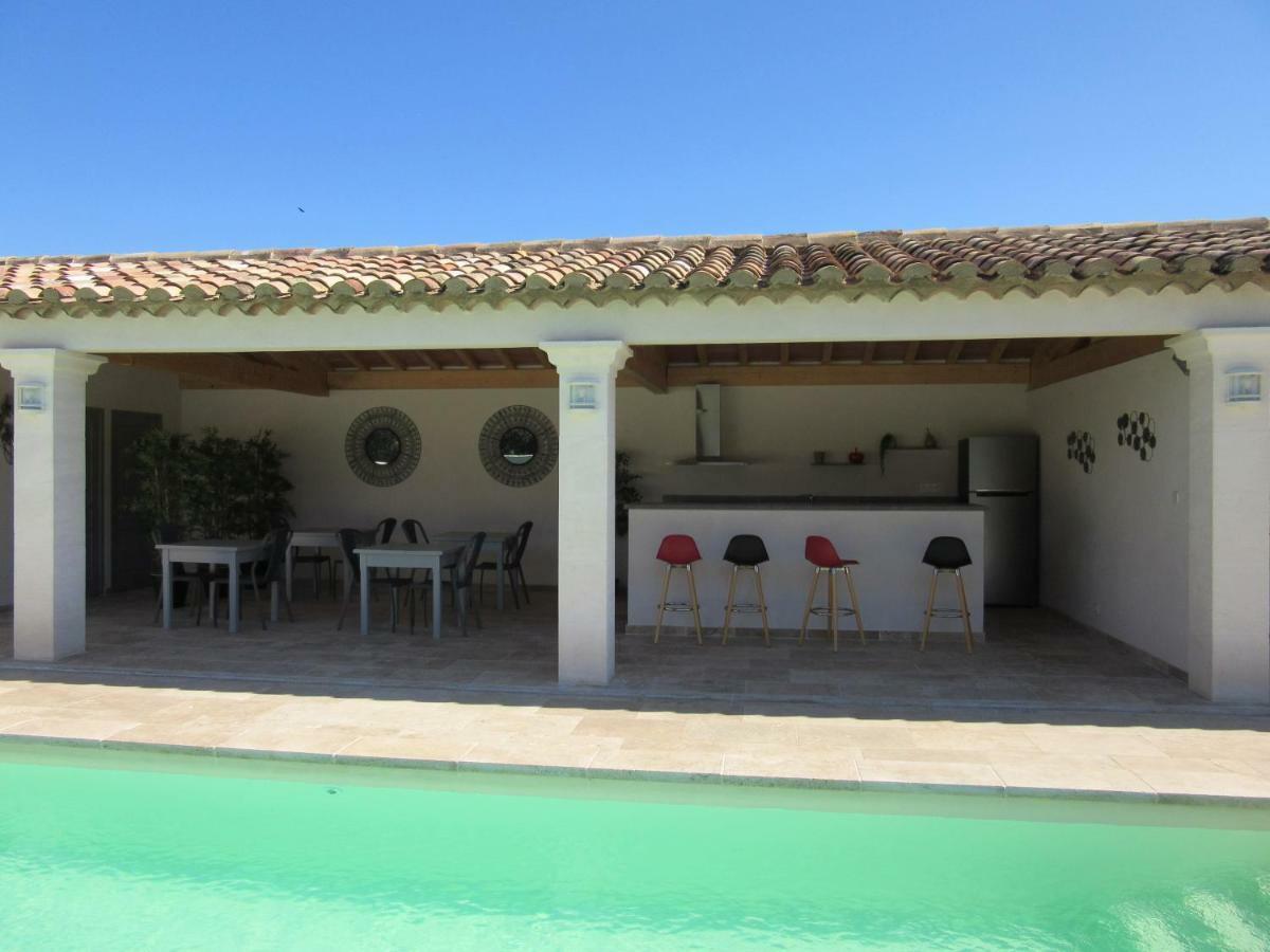 Gite Les Courlis Saint-Étienne-du-Grès Extérieur photo
