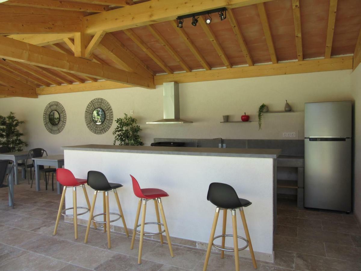 Gite Les Courlis Saint-Étienne-du-Grès Extérieur photo